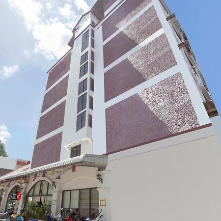 Super Oyo 1096 Winner Inn Hotel Chiang Mai Esterno foto