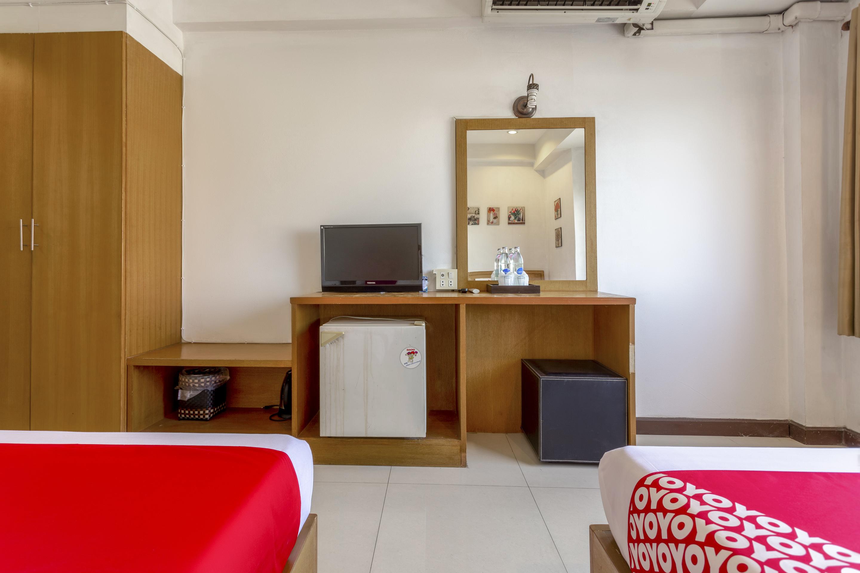 Super Oyo 1096 Winner Inn Hotel Chiang Mai Esterno foto