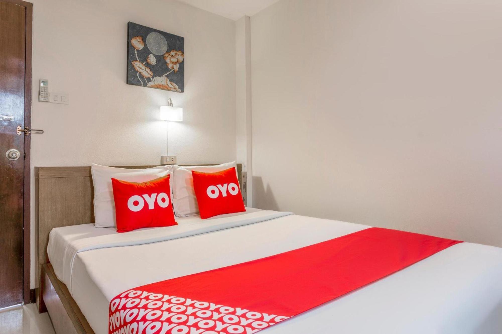 Super Oyo 1096 Winner Inn Hotel Chiang Mai Esterno foto