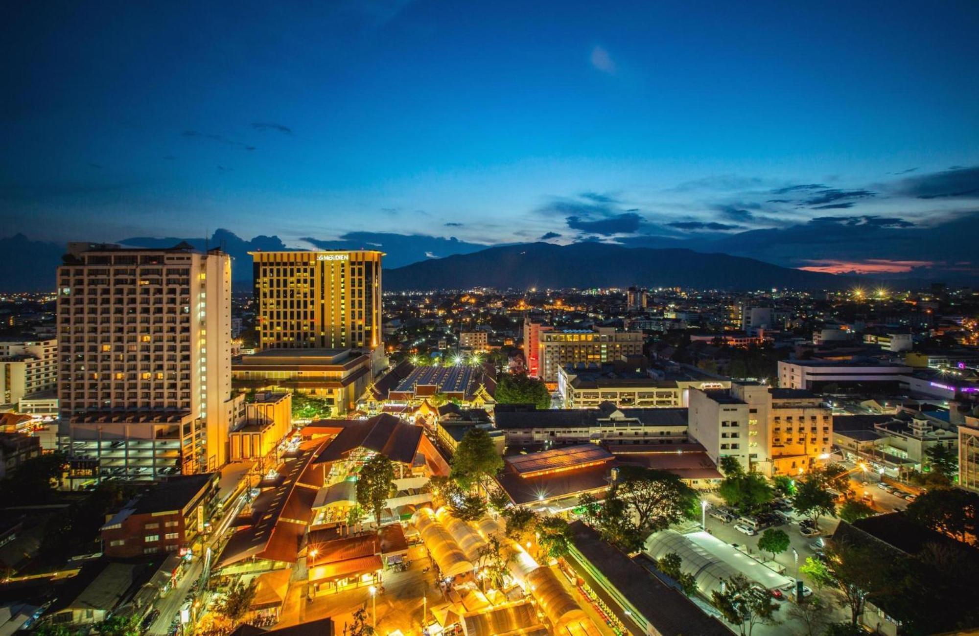Super Oyo 1096 Winner Inn Hotel Chiang Mai Esterno foto