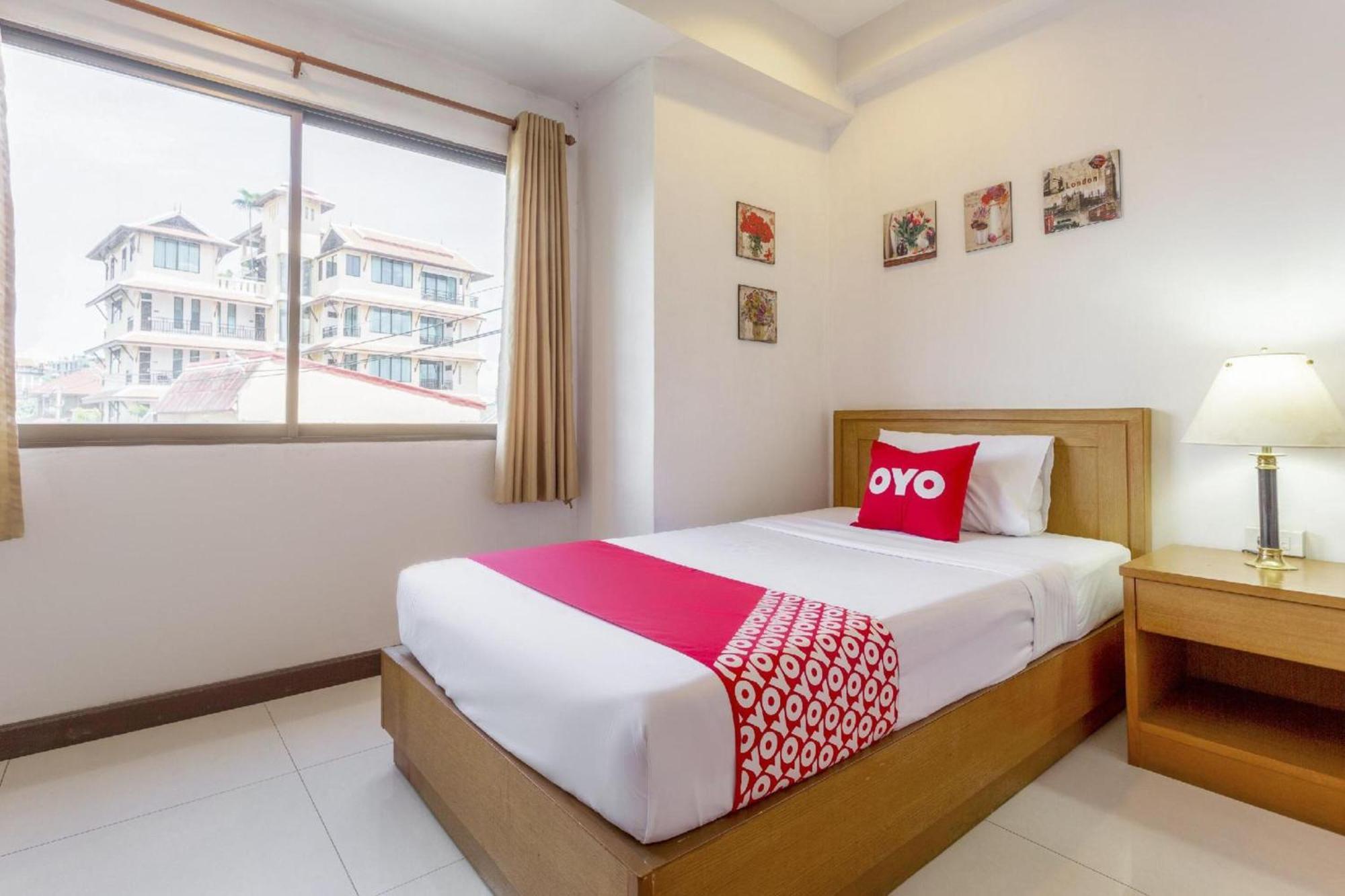 Super Oyo 1096 Winner Inn Hotel Chiang Mai Esterno foto