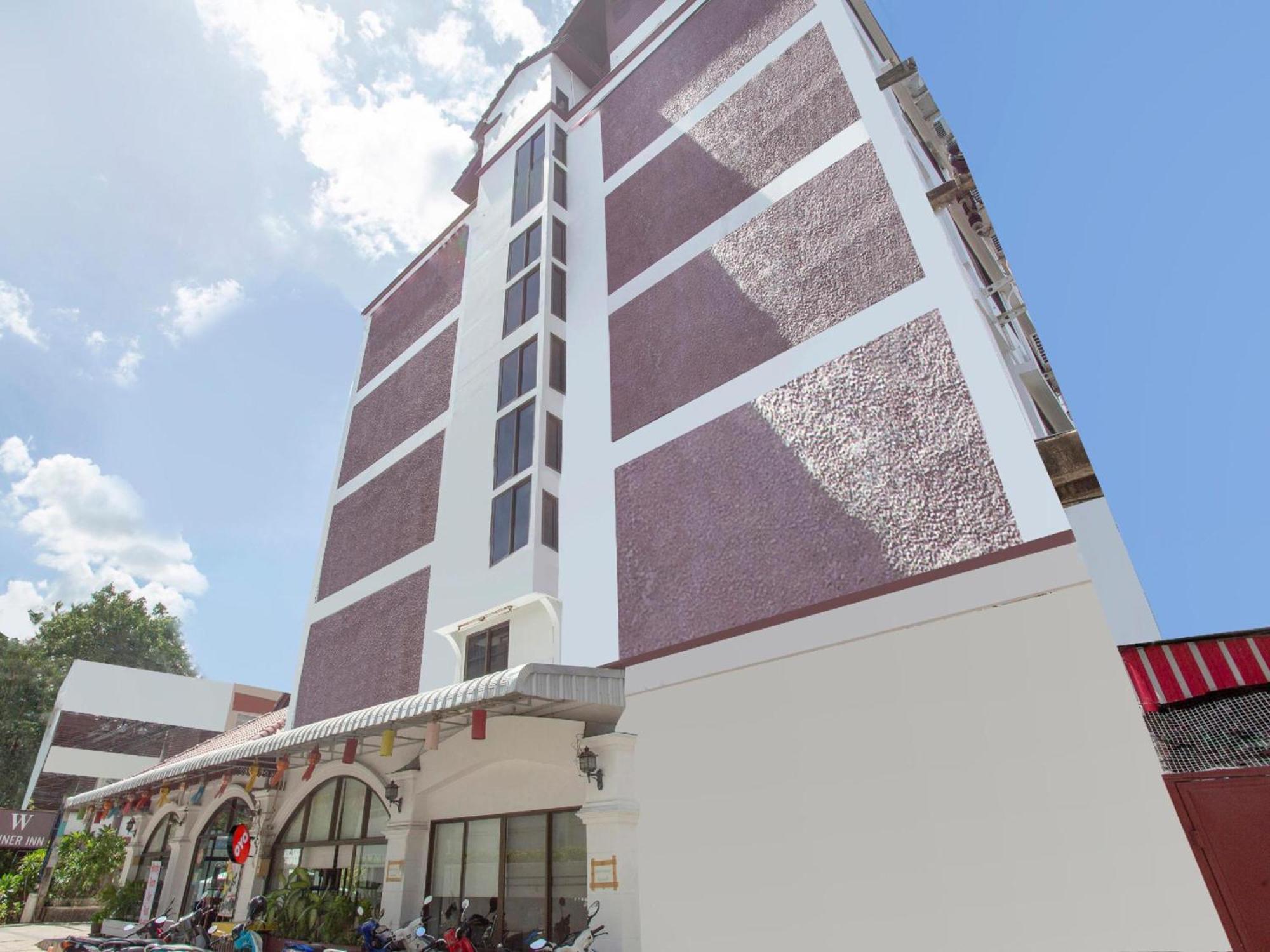 Super Oyo 1096 Winner Inn Hotel Chiang Mai Esterno foto