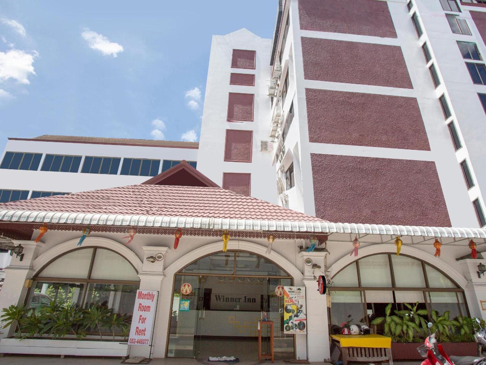Super Oyo 1096 Winner Inn Hotel Chiang Mai Esterno foto