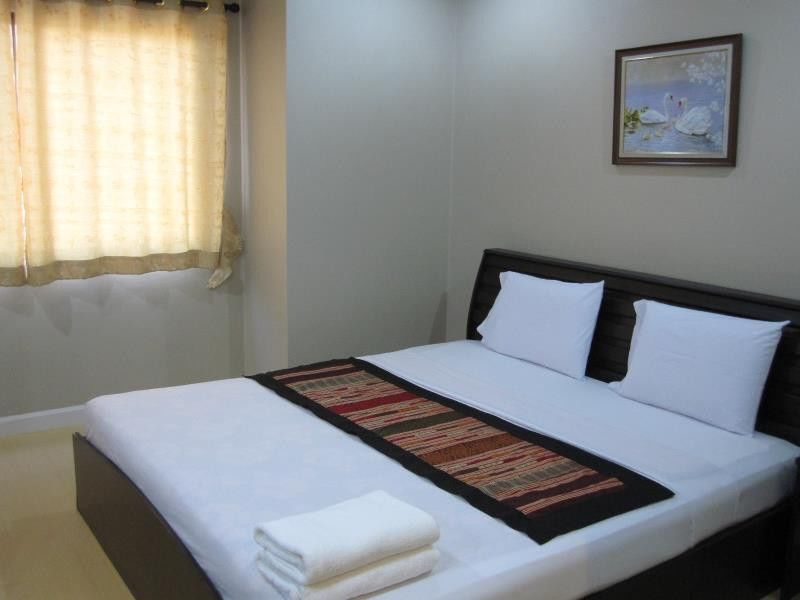 Super Oyo 1096 Winner Inn Hotel Chiang Mai Esterno foto